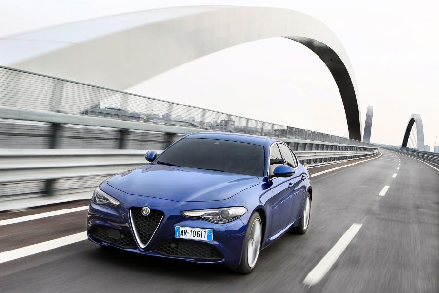  Alfa Romeo Giulia 2016 года  (WW) (фото 36 из 42)